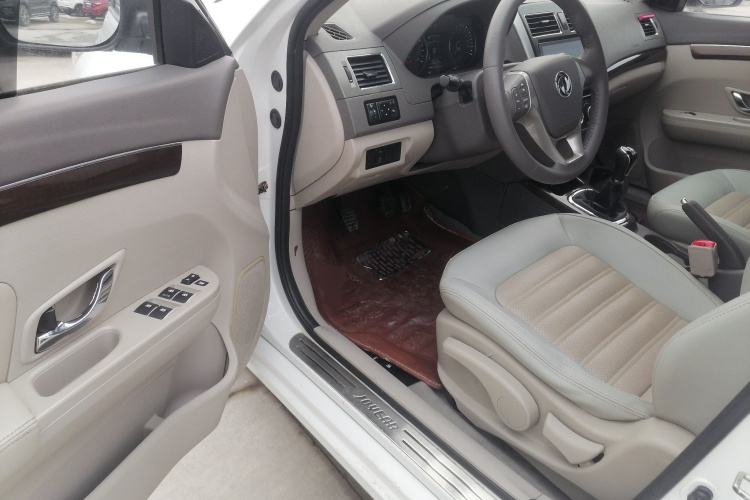 Forthing JOYEAR S50 2016 #16 Forthing JOYEAR S50 2016 car image #16