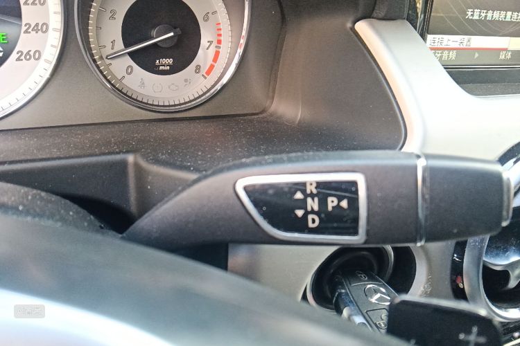 Mercedes-Benz GLK Class 2015 car image #16