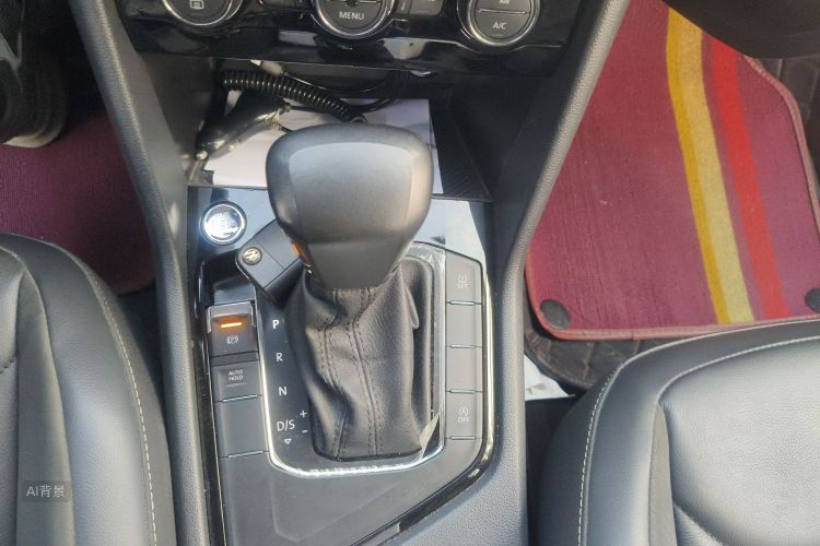 Volkswagen Tiguan L 2019 car image #16