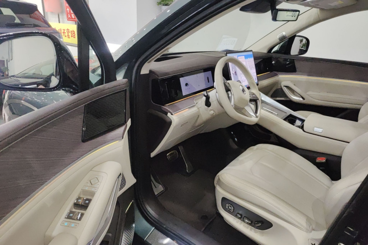 Denza N9 2025 immagine di auto #16