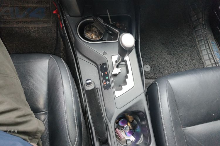 Toyota RAV4 2018 car image #16