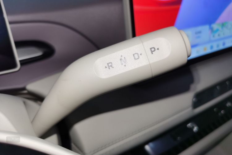 MG 4 EV 2025 immagine di auto #16