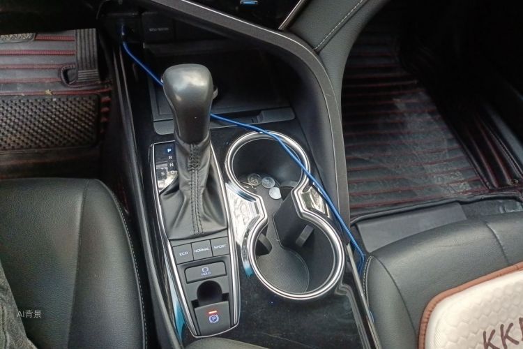 Toyota Camry 2020 car image #16