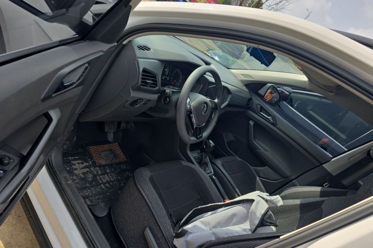 Volkswagen T-Cross 2020 car image #16