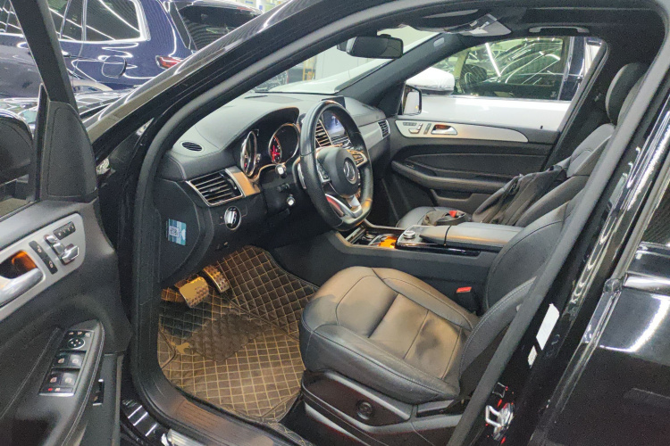 Mercedes-Benz GLE AMG 2018 car image #16