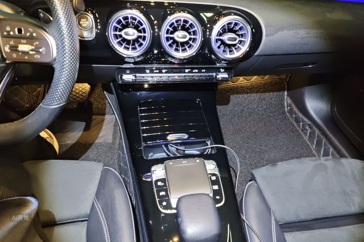 Mercedes-Benz A Class 2019 car image #16