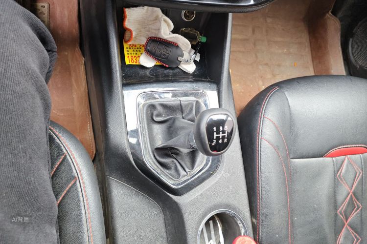 Soueast DX3 2018 #16 Soueast DX3 2018 صورة سيارة #16