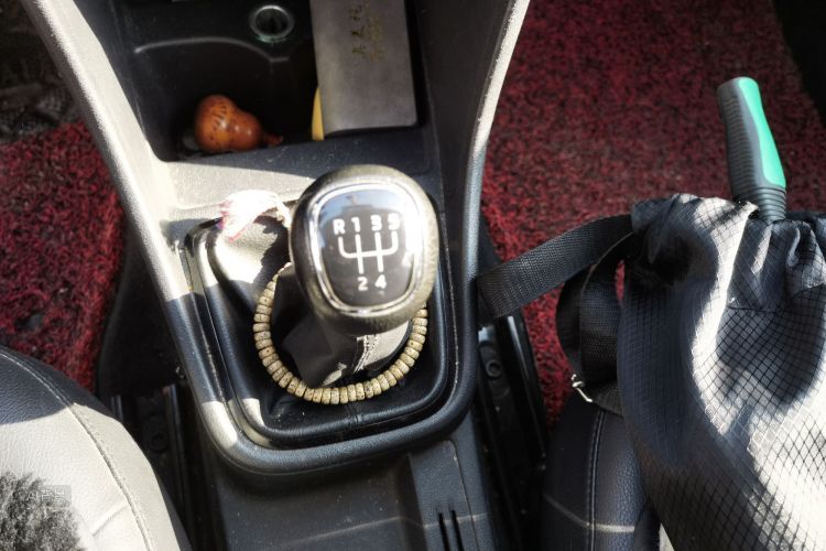 Skoda Rapid Spaceback 2014 car image #16