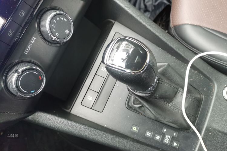 Skoda Octavia 2018 car image #16