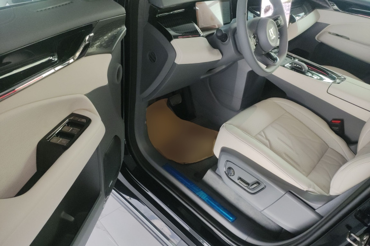 极氪 极氪009 2025 汽车图片 #16