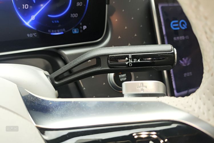 Mercedes-Benz EQE Class 2022 car image #16