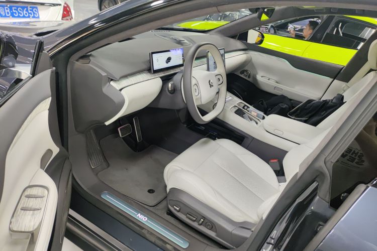 NIO ET7 2023 car image #16