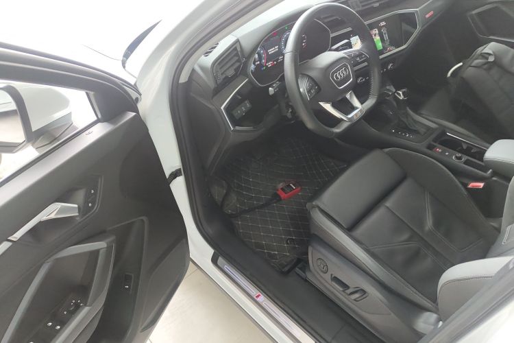 Audi Q3 Sportback 2020 car image #16