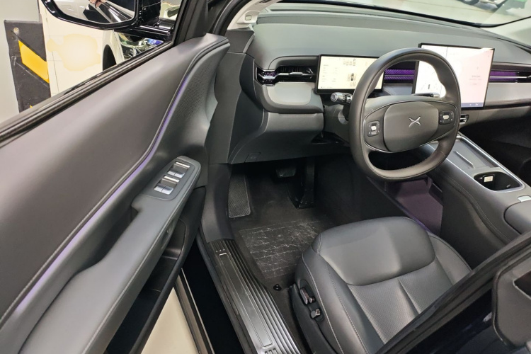 Xpeng G6 2025 صورة سيارة #16