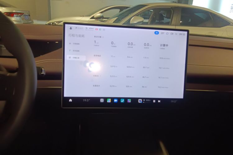 MI SU7 2025 car image #16