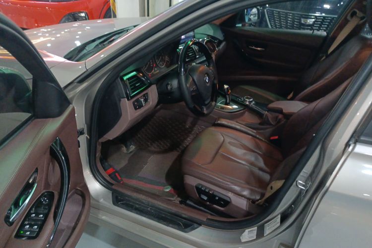 BMW 3 Series 2014 car image #16