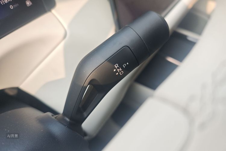 Lynk & Co 900 2025 car image #16