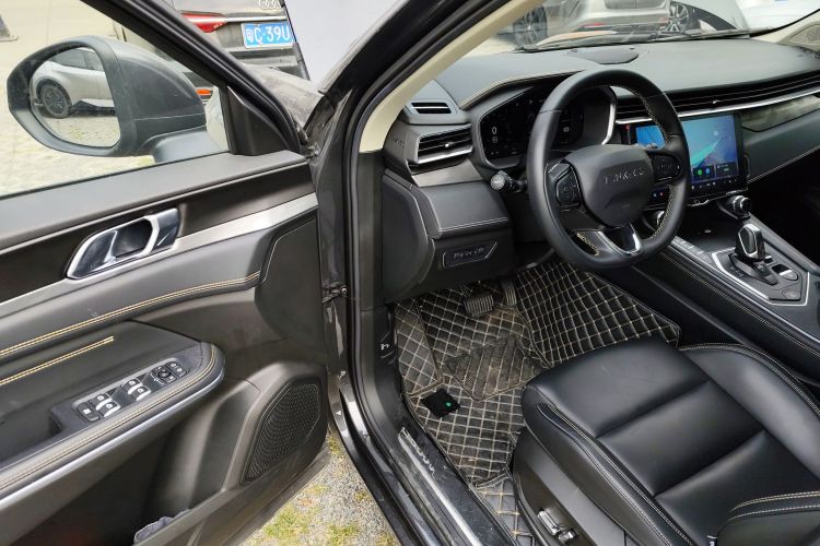 Lynk & Co 01 2024 car image #16
