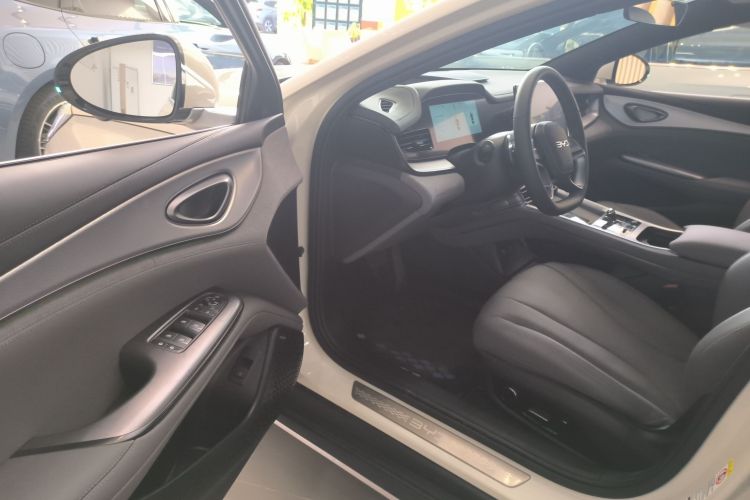 BYD Seal 07 DM-i 2025 car image #16