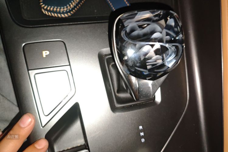 Roewe RX5 New Energy 2022 изображение автомобиля #16