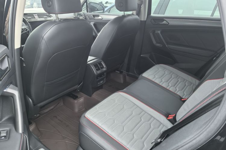 Volkswagen Tiguan X 2021 صورة سيارة #16