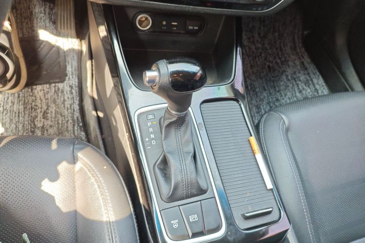 起亚 起亚K4 2016 汽车图片 #16