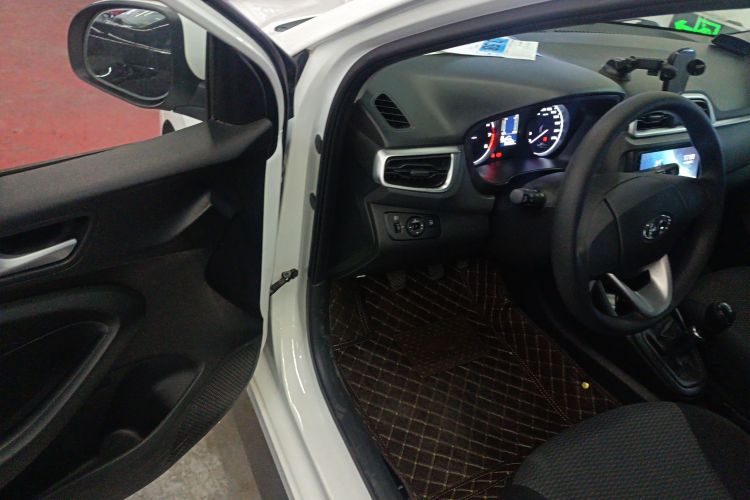 Hyundai Reina 2019 car image #16