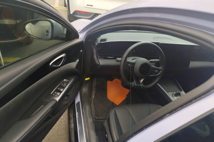 BYD Seal 2025 car image #16