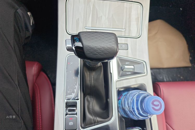 X70 PLUS 2025 car image #16