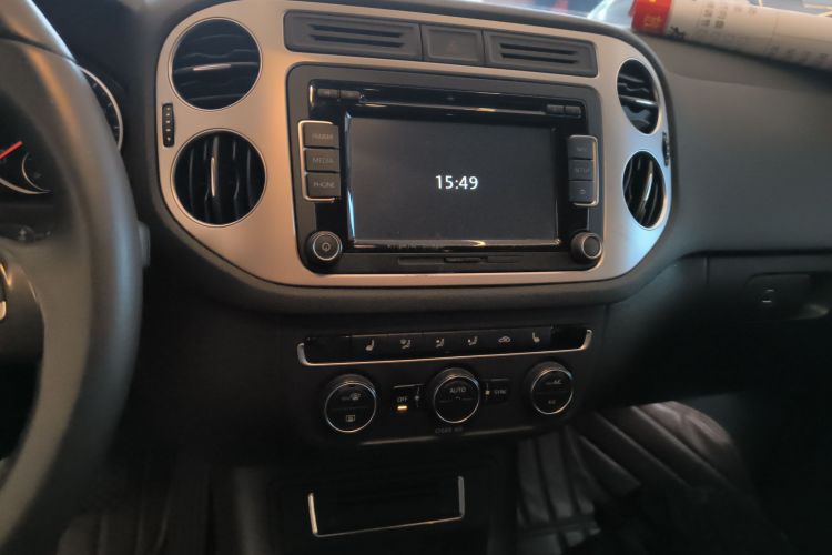 Volkswagen Tiguan 2016 car image #16