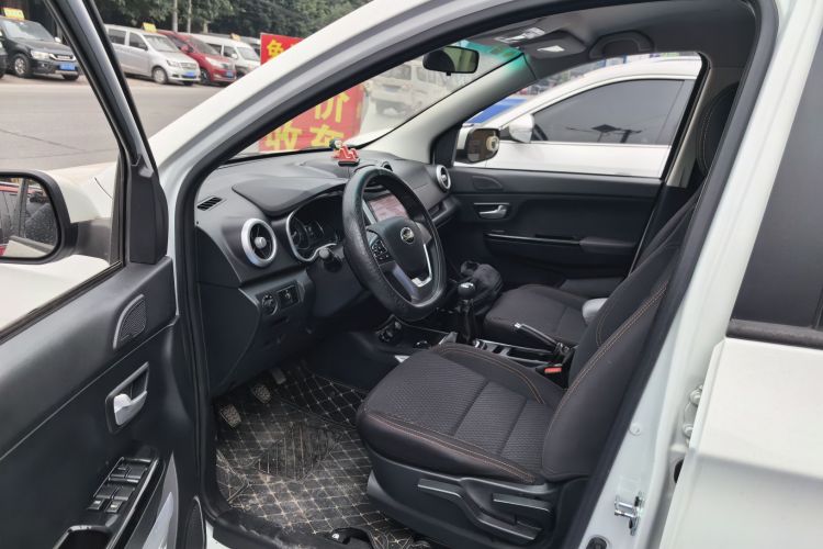 SWM X3 2021 صورة سيارة #16