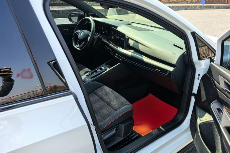 Volkswagen GolfGTI 2023 #16 Volkswagen GolfGTI 2023 car image #16