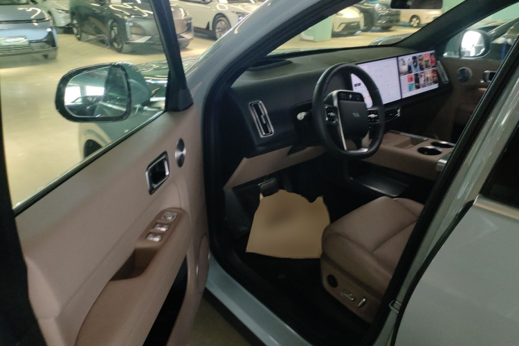 Li L6 2025 imagen de coche #16