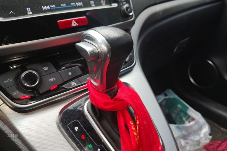 Haval M6 2017 #16 Haval M6 2017 car image #16