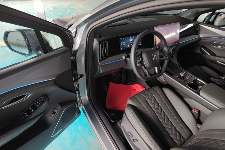 BYD SongL DM-i 2025 car image #16