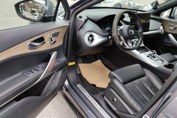 Denza X 2022 car image #16