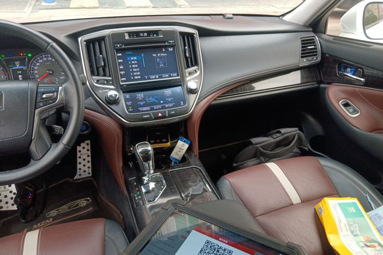 丰田 皇冠 2017 汽车图片 #16