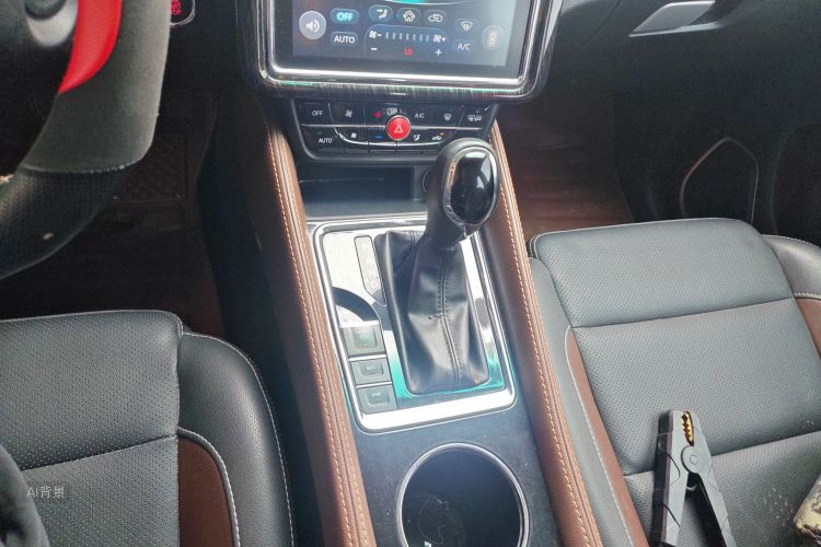 SWM X7 2018 изображение автомобиля #16