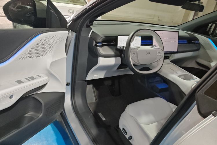 Xpeng G6 2025 صورة سيارة #16