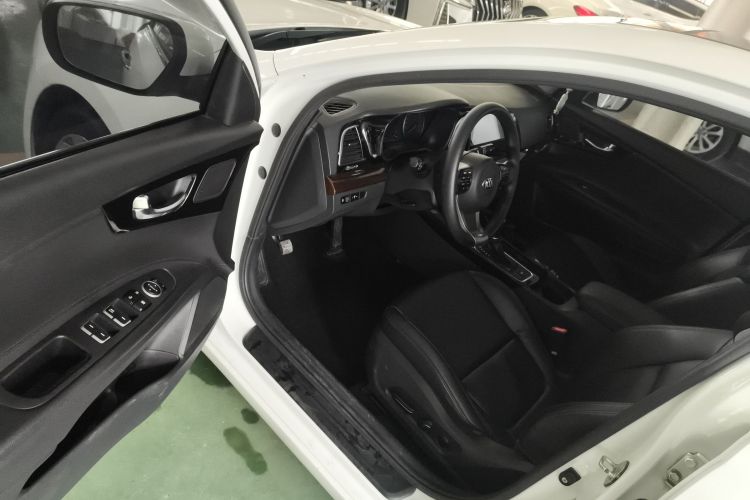 起亚 起亚K4 2016 汽车图片 #16