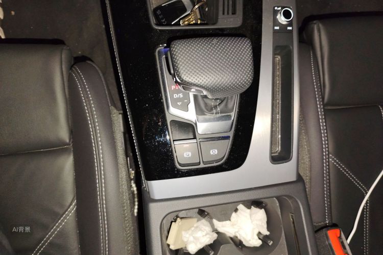 Audi Q5L Sportback 2024 immagine di auto #16