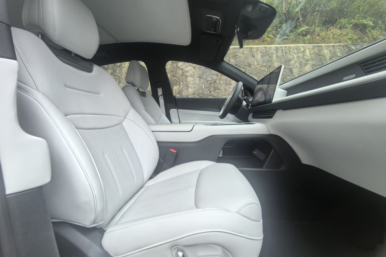 Xpeng G6 2023 immagine di auto #16