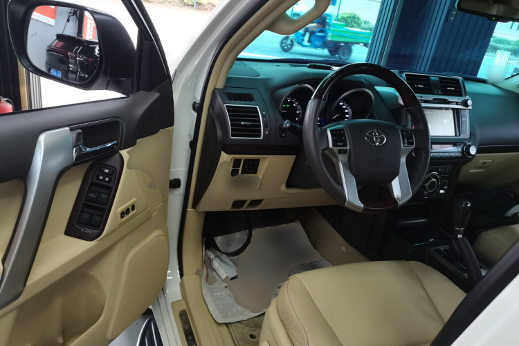 Toyota Land Cruiser Prado 2017 #16 Toyota Land Cruiser Prado 2017 car image #16