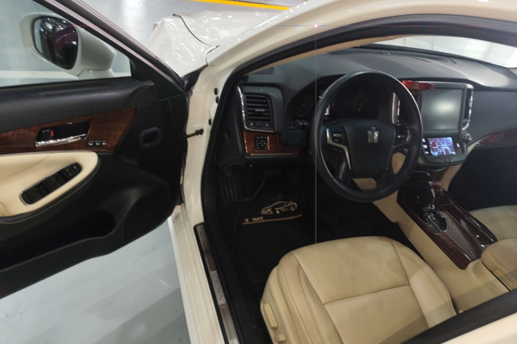 丰田 皇冠 2015 汽车图片 #16