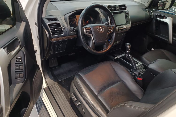 Toyota Land Cruiser Prado 2020 #16 Toyota Land Cruiser Prado 2020 car image #16