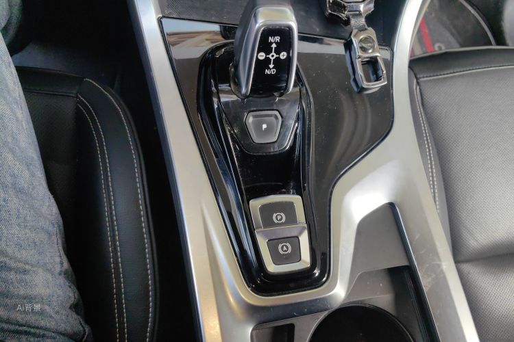 Lynk & Co 01 2019 #16 Lynk & Co 01 2019 car image #16