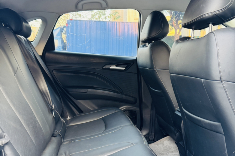 哪吒汽车 哪吒V 2023 #16 哪吒汽车 哪吒V 2023 汽车图片 #16