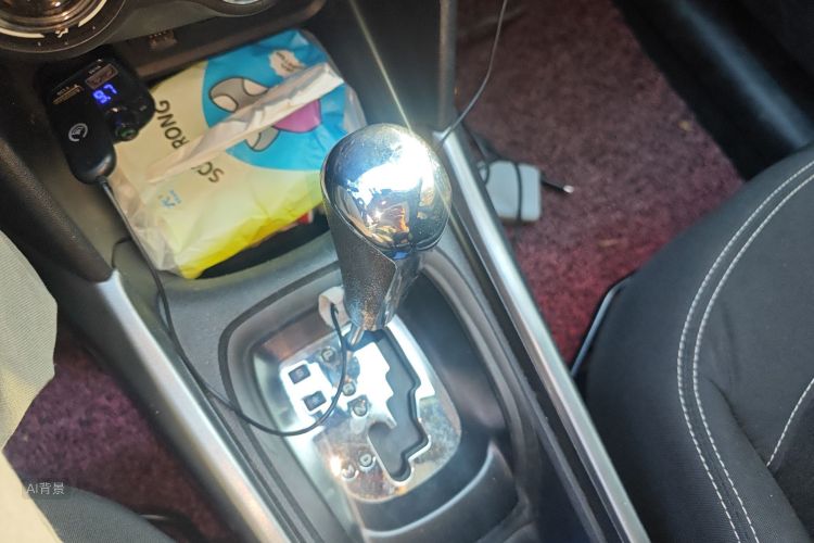 Peugeot 2008 2017 car image #16