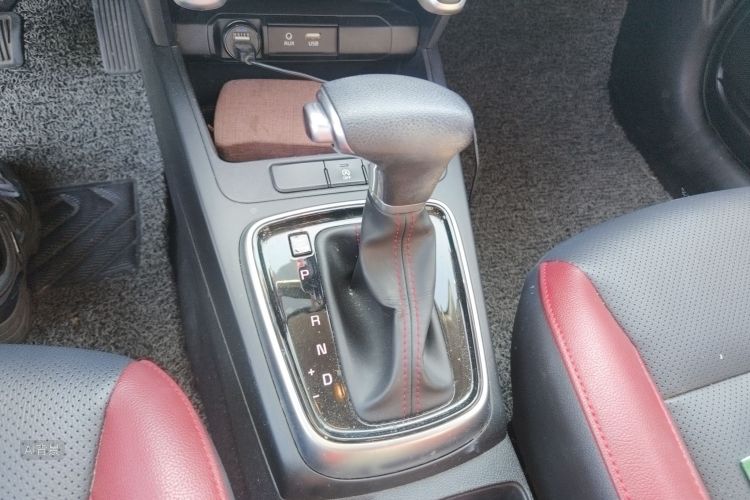 Kia Rio Cross 2018 car image #16