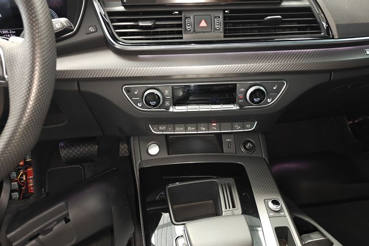 Audi Q5L Sportback 2021 car image #16